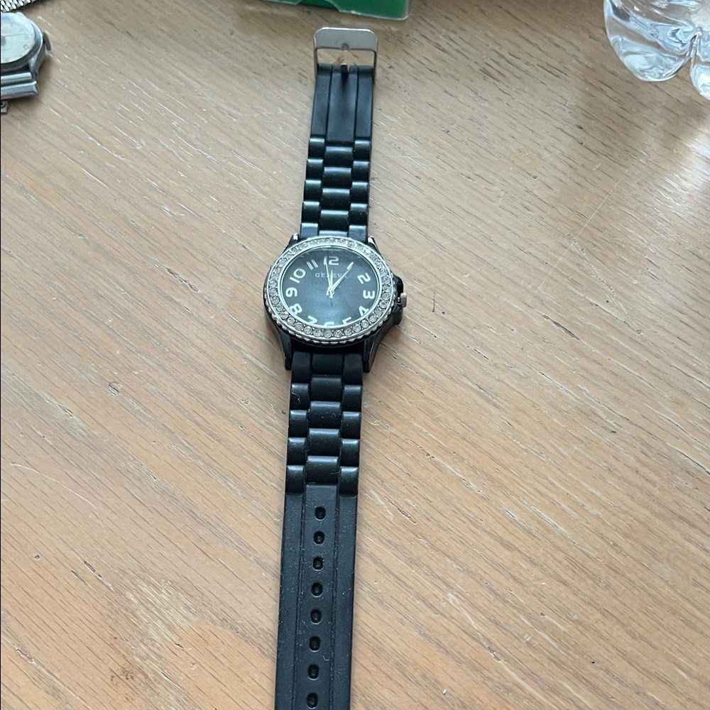 Geneva Platinum Black Watch silicone band
